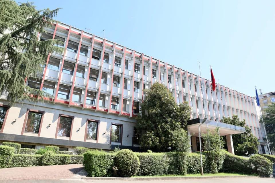 MJ e Shqipërisë i përgjigjet Serbisë: Spastrimi etnik nuk harrohet, historia nuk rishkruhet me retorikë