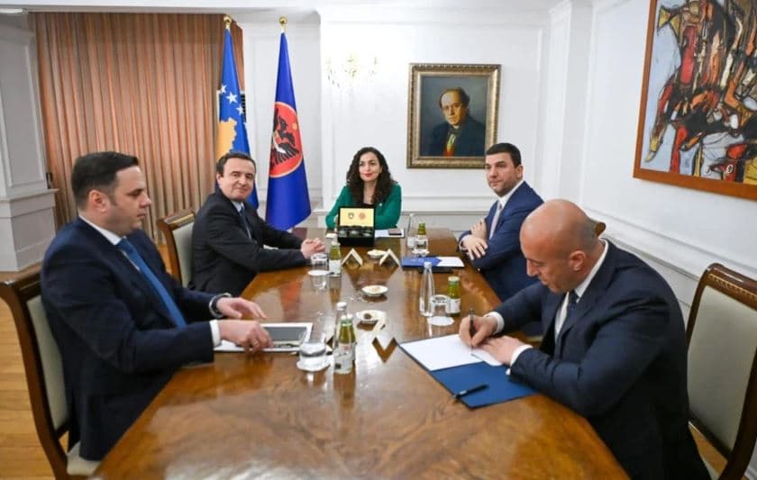 Mandatar i ri apo zgjedhje të parakohshme në Kosovë/ Osmani takon sot liderët e partive politike