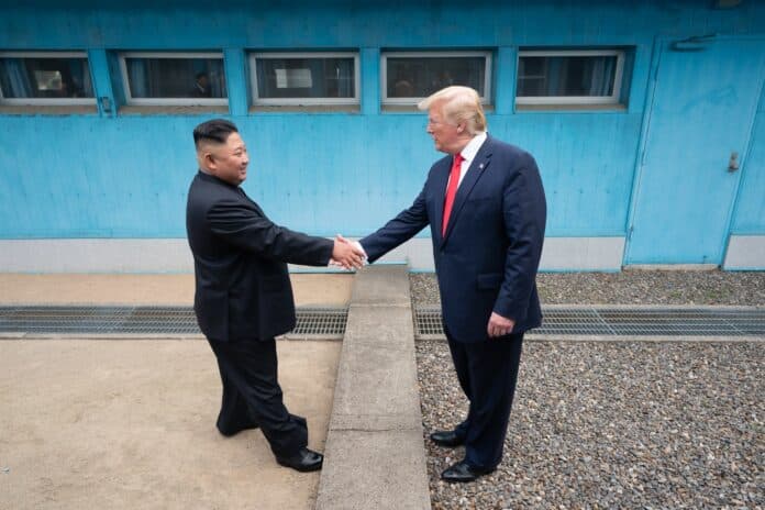 Shtëpia e Bardhë: Trump i hapur për dialog pa parakushte me Kim Jong-un