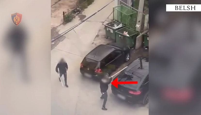 Dëmtuan me shkop xhamat e një makine në Belsh, një në kërkim dhe dy të proceduar penalisht 