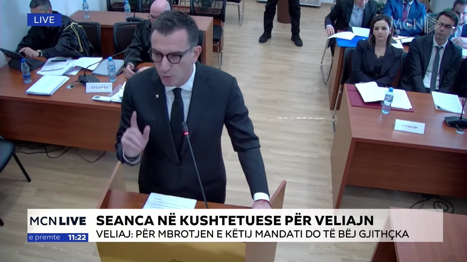 Veliaj flet në Kushtetuese: Demokracia po vihet në sprovë, bashkëpunëtorët e mi Zoti i faltë (VIDEO)