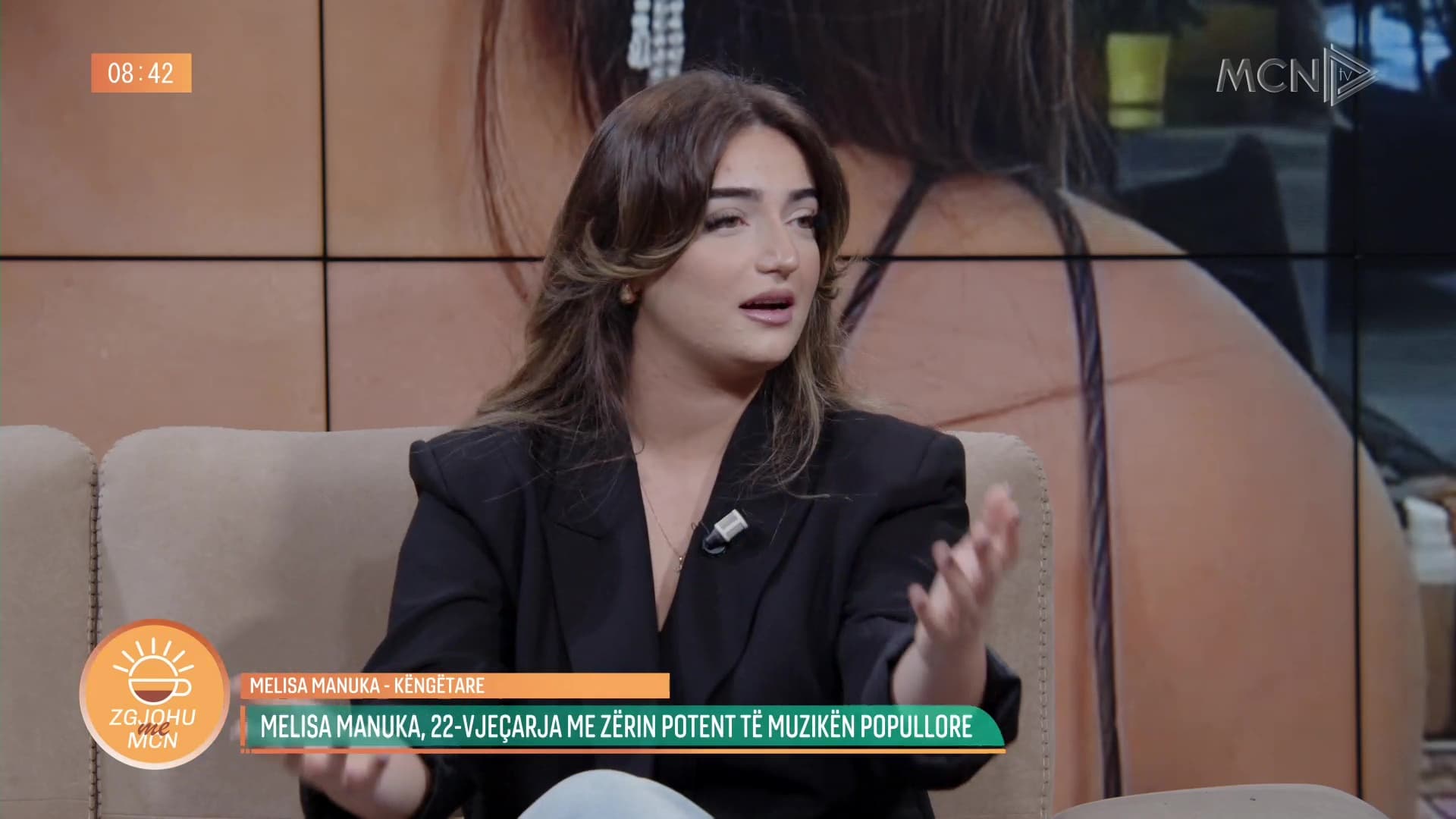 Melisa Manuka, 22-vjeçarja me zërin potent të muzikës popullore, rrëfen rrugëtimin e saj muzikor