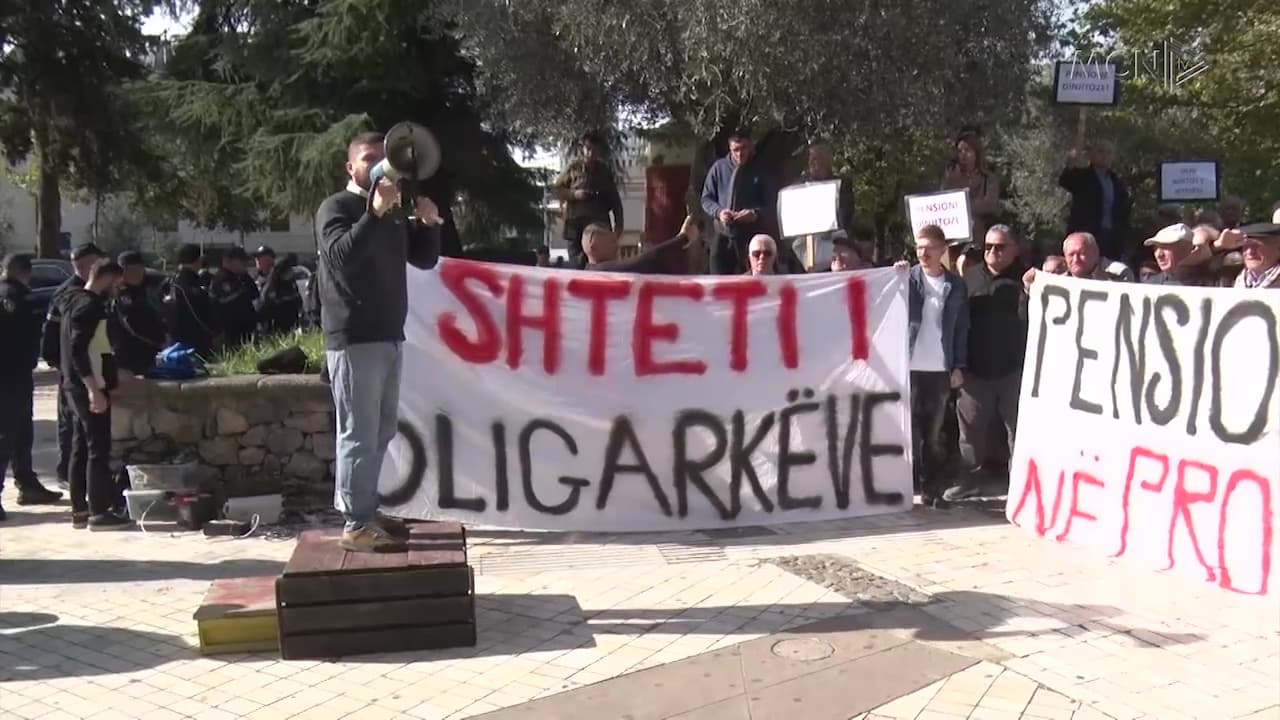 “Katër pika për rritjen e pensioneve” / Qori: Të moshuarit në kushte të vështira, protestat do vijojnë (VIDEO)