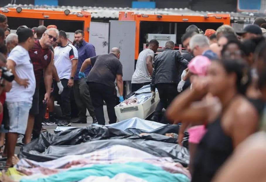 Operacioni antidrogë në Brazil, banorët vendas çojnë më shumë se 60 trupa të pajetë në sheshin kryesor San Lucas