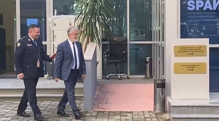 Muhamet Rrumbullaku paraqitet në SPAK (VIDEO)