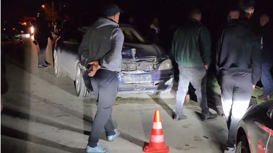 Makina përplaset me karrocën, një i plagosur 