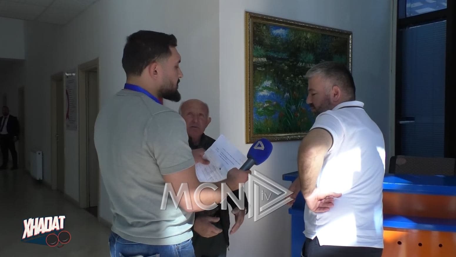 Xhadat/ Mallakastër: Banorët e një pallati rrezikojnë të mbeten në mes të katër rrugëve (VIDEO)