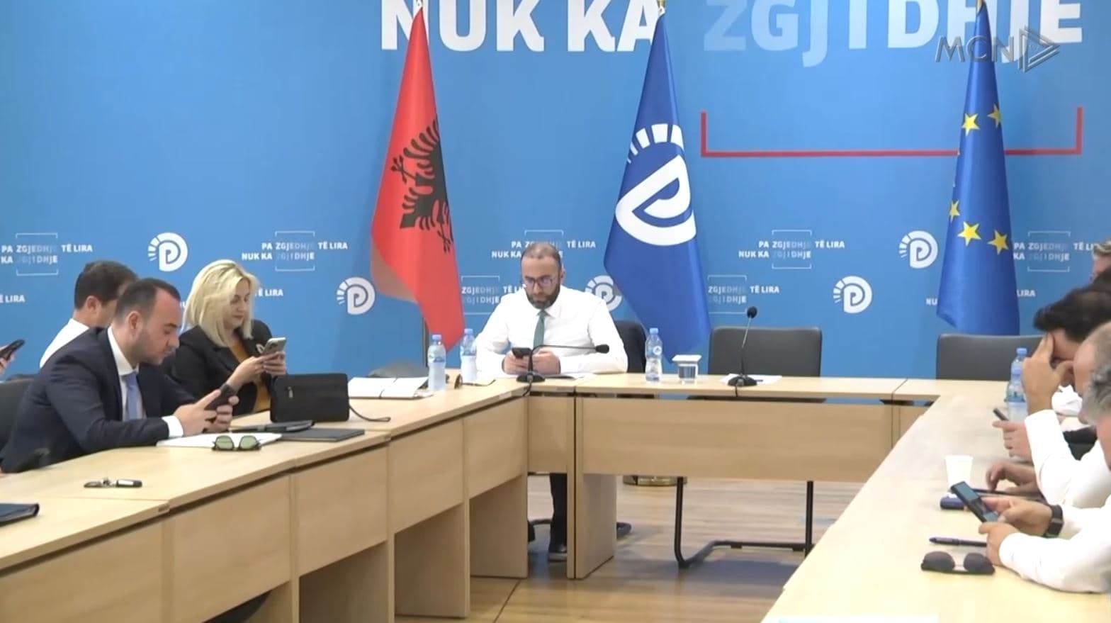 Bardhi pa kontroll mbi grupin e PD/ Nga revolta e brendshme te deklaratat publike (VIDEO)