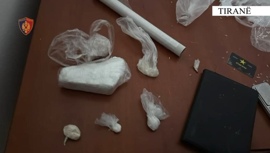 Shiste kokainë dhe kanabis, arrestohet i riu në Tiranë