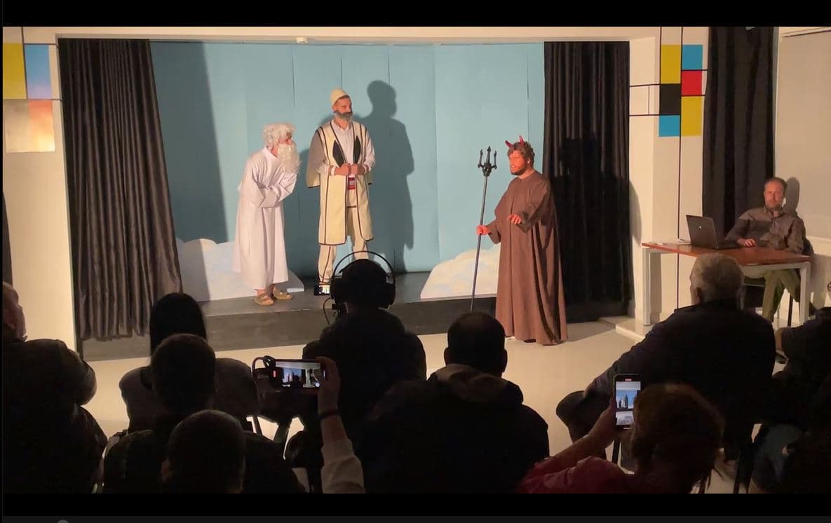 Vepra satirike e Gjergj Fishtes “Te porta e Parrizit”, shfaqet në Lezhë 