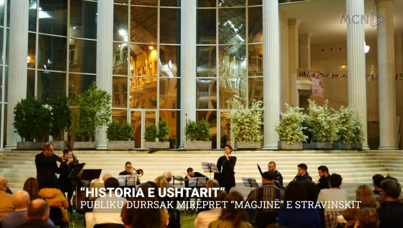 Historia e ushtarit/ Publiku durrsak mirëpret “magjinë” e Stravinskit (VIDEO)