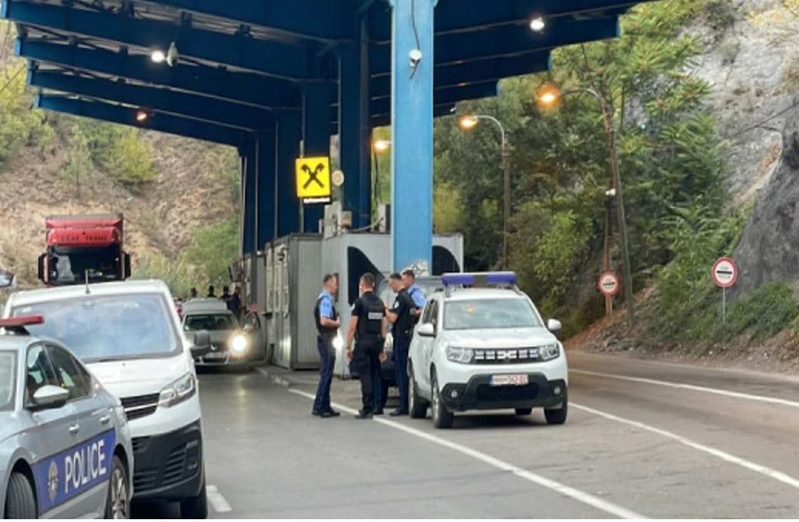   Pjesëtari i Policisë së Serbisë arrestohet në Jarinjë, i konfiskohen fishekë dhe para