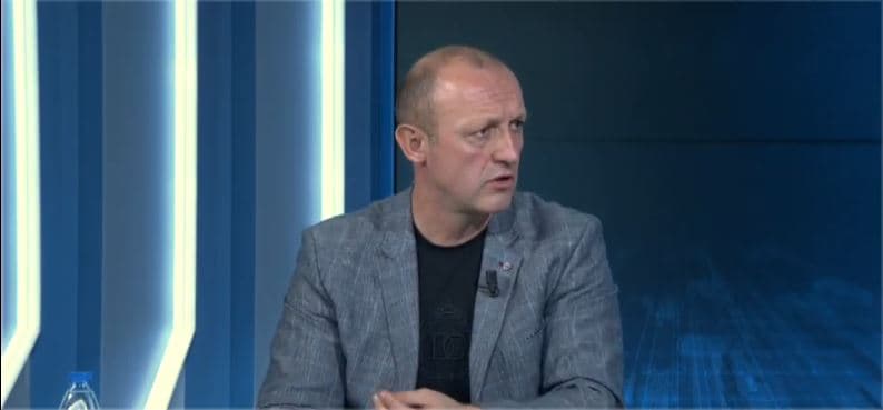 Atentati në Rinas, Karanxha: Në aeroport duhet të ketë grupe të gatshme dhe mjete të blinduara (VIDEO)