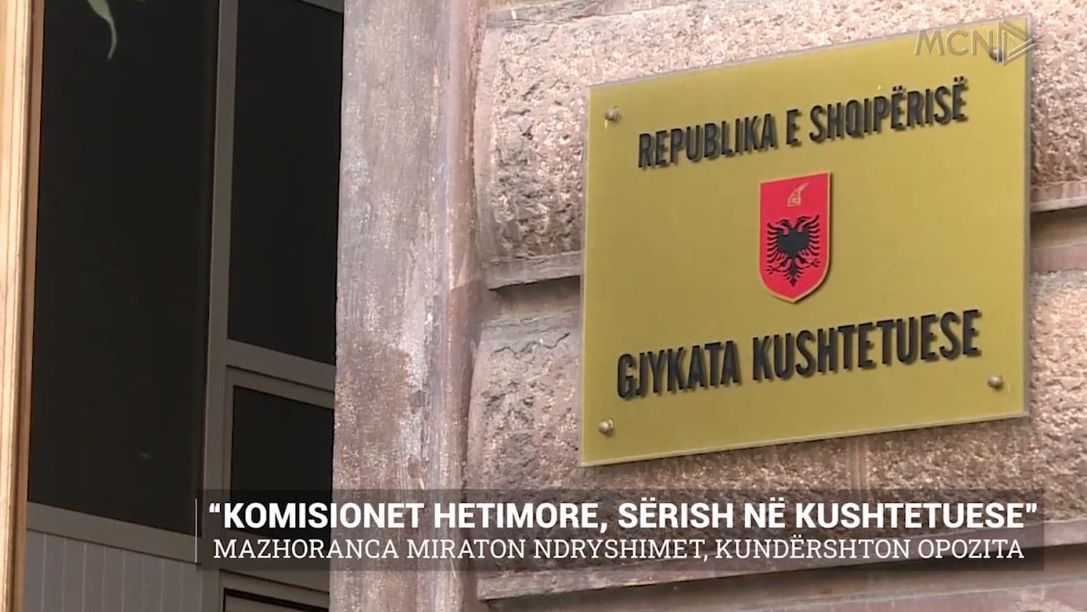 “Komisionet hetimore, sërish në Kushtetuese”/ Mazhoranca miraton ndryshimet, kundërshton opozita (VIDEO)