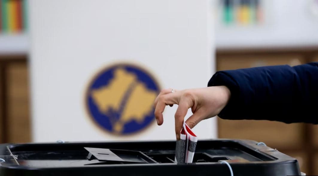 Balotazhi në 18 komunat në Kosovë/ Si ndahet drejtimi i pushtetit lokal, dalin fituesit 