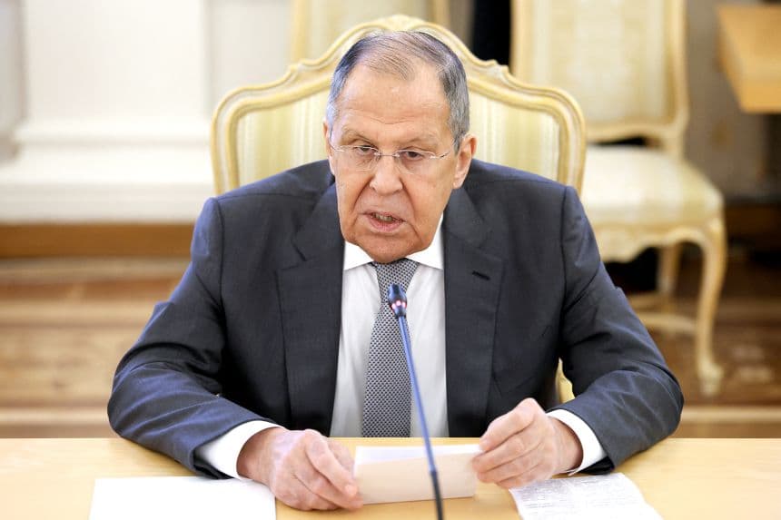 Lavrov: Përpjekjet për të mbrojtur BBC-në, të turpshme
