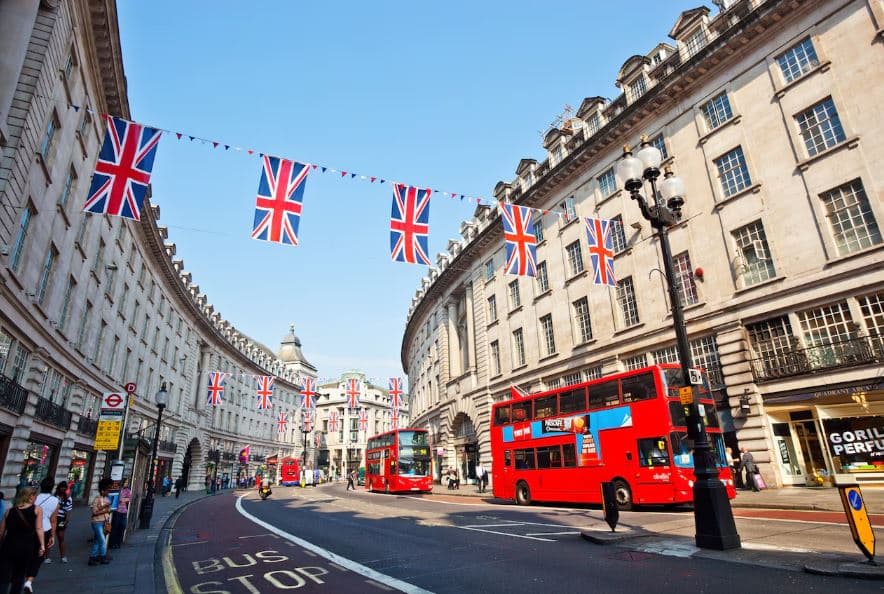 Londra drejt futjes së taksës turistike