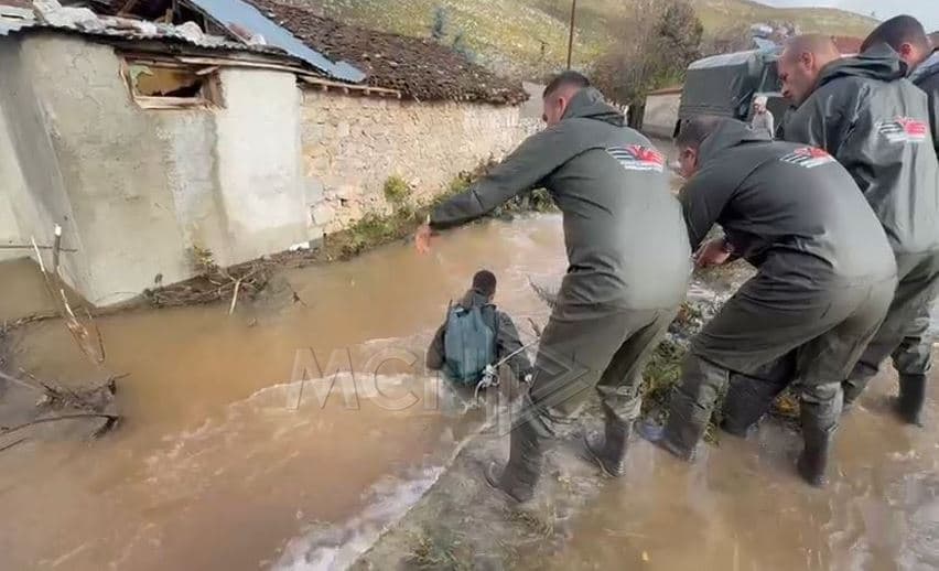   E moshuara humb kontaktet me familjen në Devoll, nisin kërkimet për gjetjen e saj
