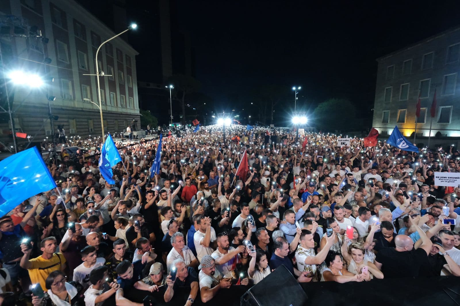Protesta e opozitës, rrugët që bllokohen dhe kufizohet qarkullimi
