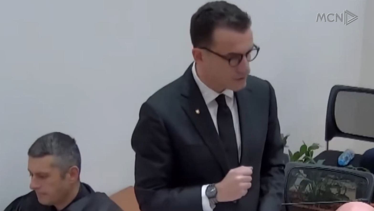 Dorëheqje ose ndryshim mase sigurie/ Përballja mes kryeministrit dhe kryetarit të bashkisë Tiranë (VIDEO)