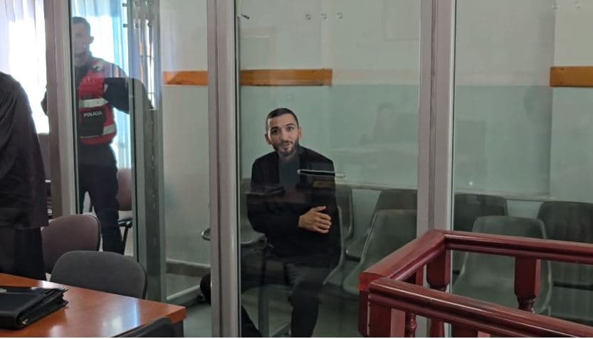   Vrau babain në Shkallnur të Durrësit/ Gjykata lë në burg të riun Marjan Kërdheli