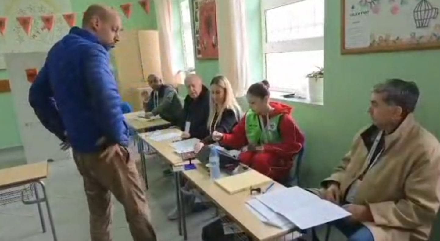Qytetarët e Vlorës, Beratit, Cërrikut, Matit e Tepelenës votojnë sot për kryebashkikët e rinj