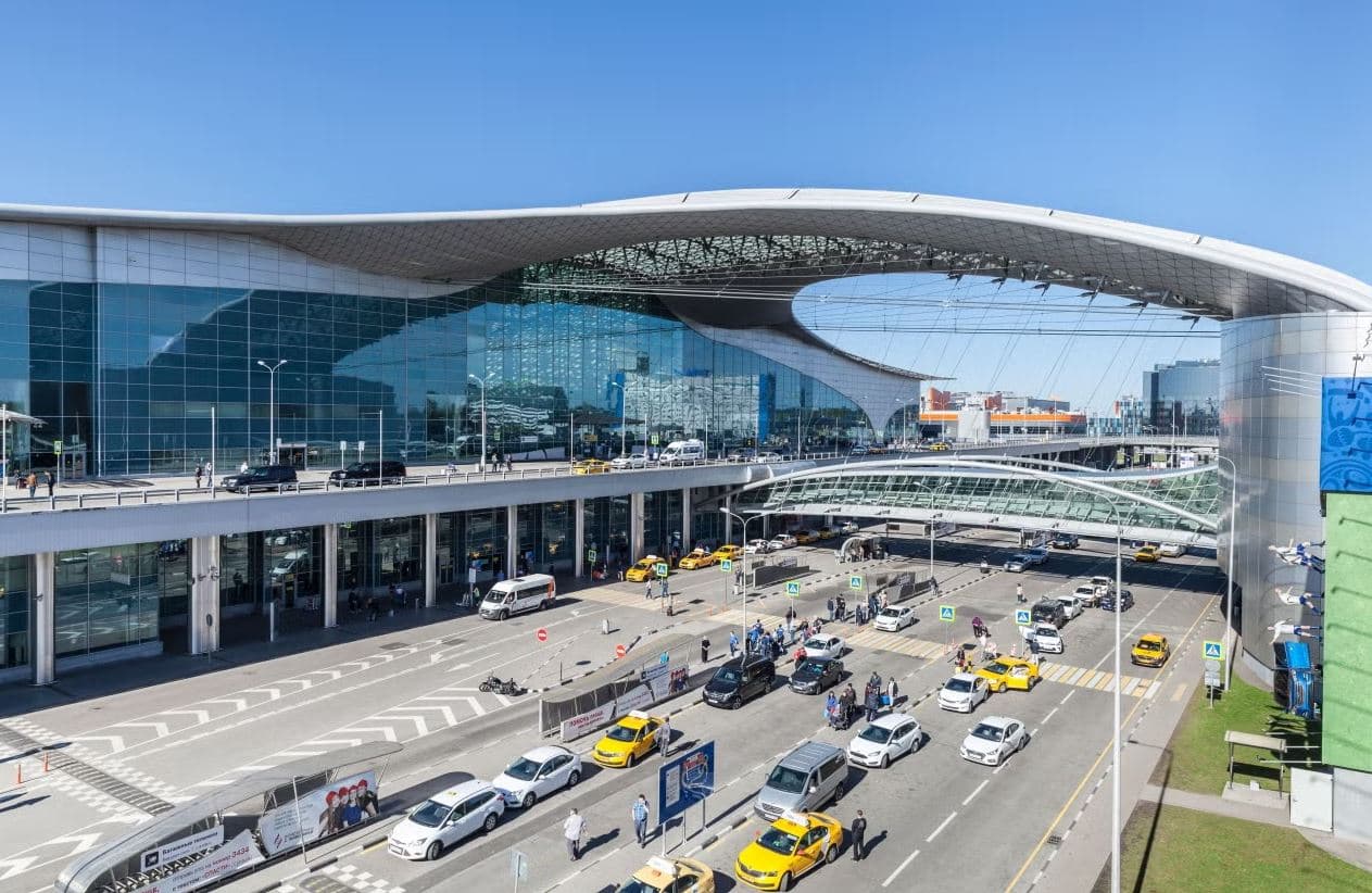 Sulme me dronë, mbyllen 3 aeroporte ndërkombëtare në Moskë