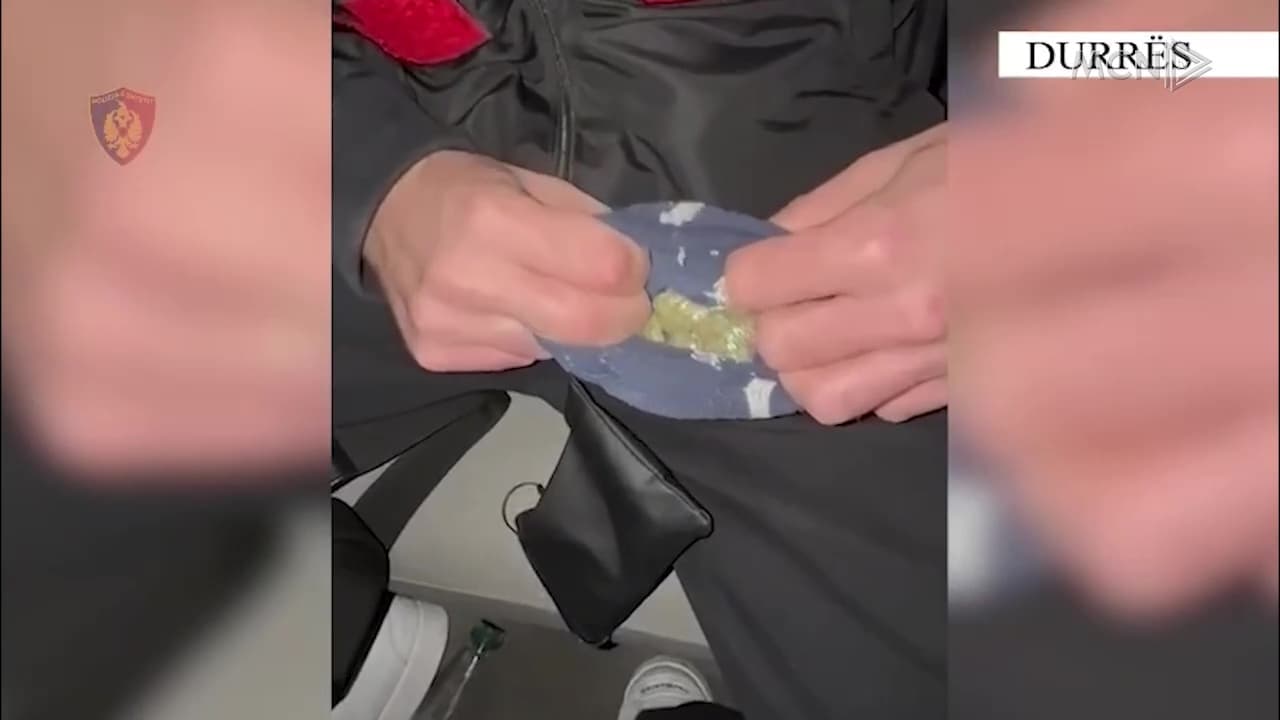 Shisnin drogë pranë shkollave / Arrestohen 12 “spaciatorë” në Durres, mes tyre dhe organizatori (VIDEO)
