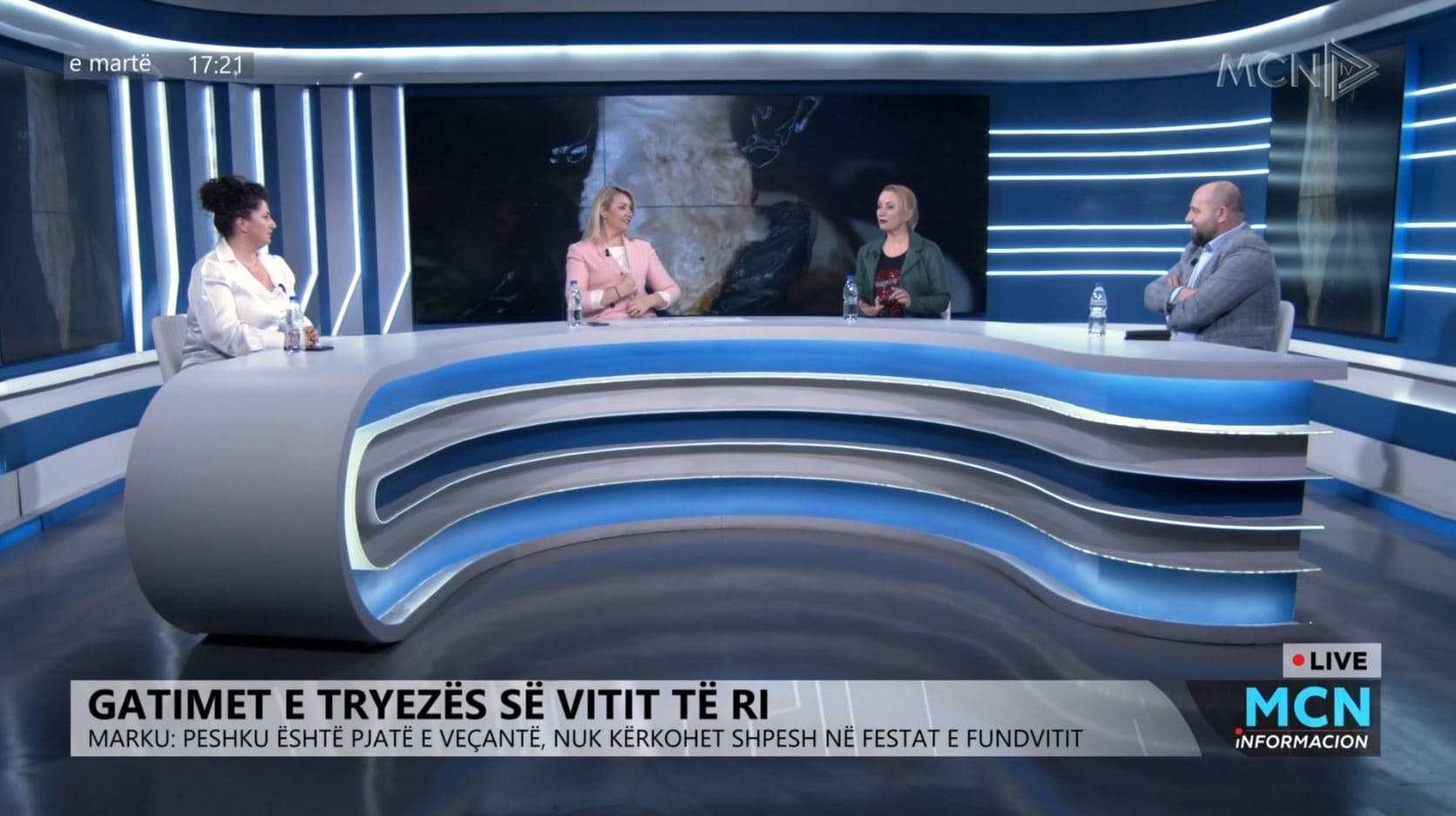 Sekretet e tryezës së festave/ Marku, Haruni e Ibro: Ja si duhet gatuar gjeli dhe sallata ruse (VIDEO)