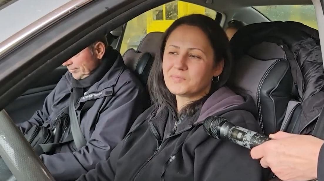 Fluks i lartë në Kapshticë/ Deri në dy orë pritje në kufi, emigrantët vijnë për festat (VIDEO)