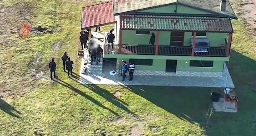 Me urdhër të SPAK/ Aksion në Fushë-Kuqe të Kurbinit, arrestohen Alket Xhixha e Elvin Merlika