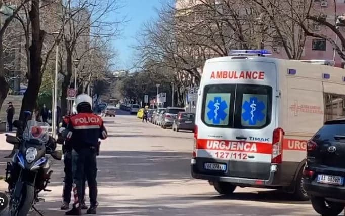     58-vjeçarja nga Elbasani gjendet e varur në banesën e saj