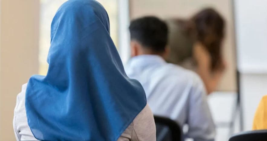 Austria ndalon shaminë në shkolla për fëmijët nën 14 vjeç