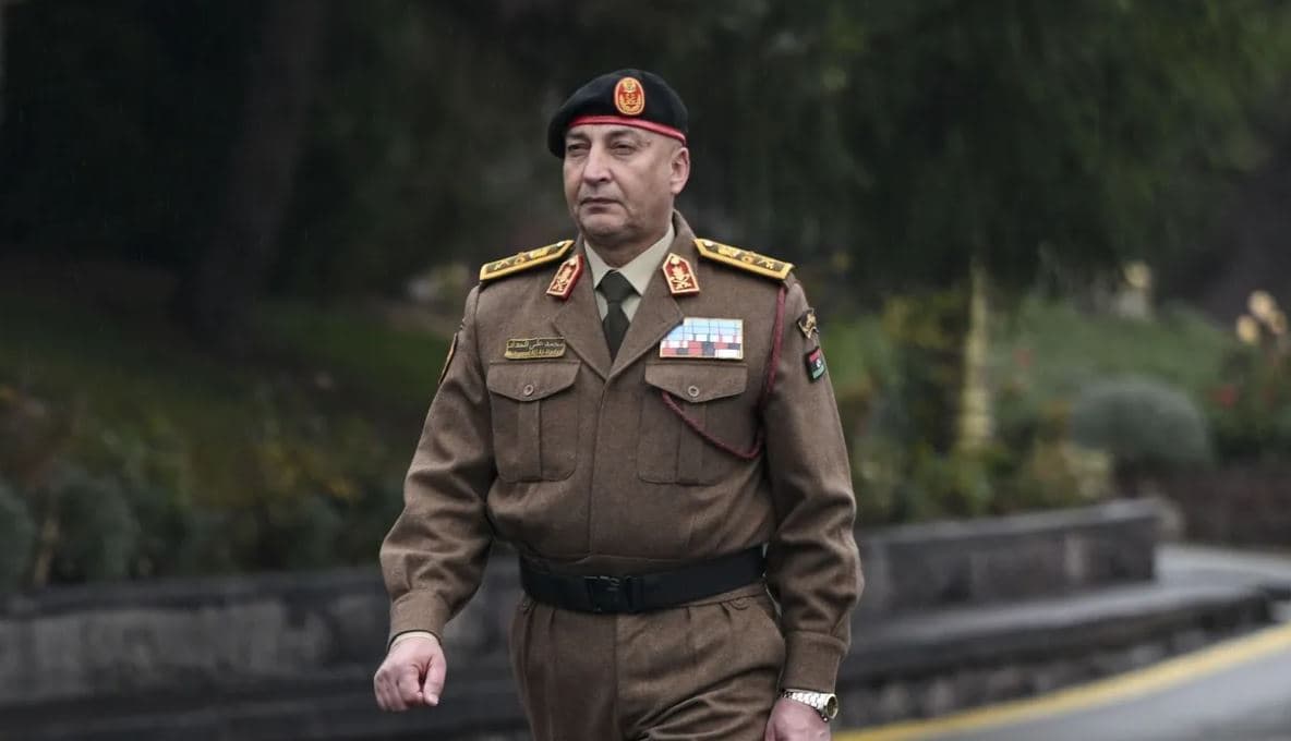 Shefi i ushtrisë së Libisë humb jetën në një aksident ajror në Turqi