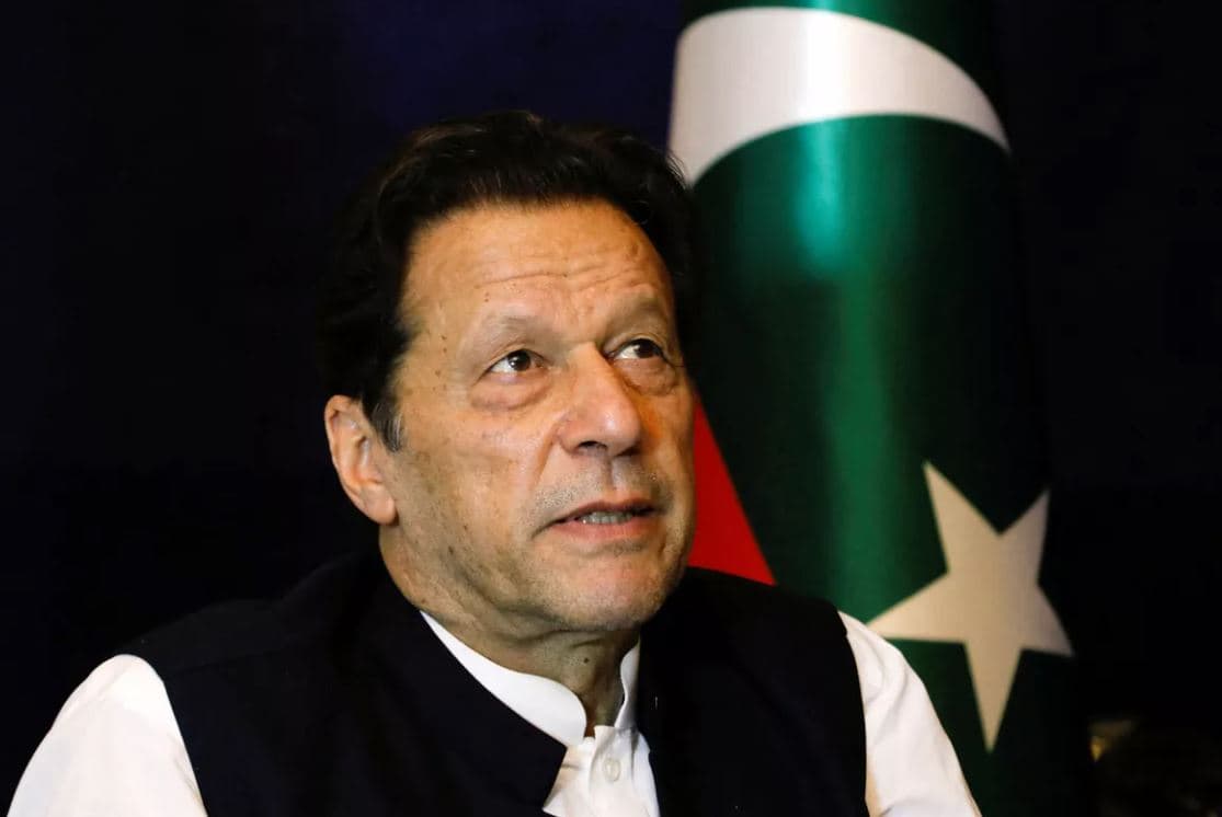 Pakistan, ish-kryeministri Imran Khan dënohet me 17 vjet burg