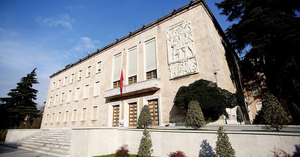 Qeveria liron nga detyra kreun e Drejtorisë së Përgjithshme të Antikorrupsionit, Insidor Rexhepin/ Emëron Skerdi Tushin