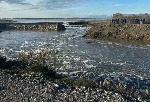 Çahet sërish argjinatura e lagunës së Vainit, rrezik për përmbytje në Lezhë