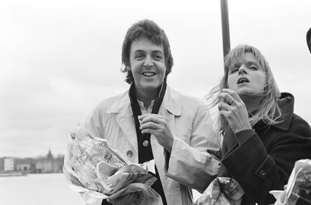 McCartney kundër pr.ligjit të BE për ndalimin e termave “hamburger” dhe “salsiçe” për ushqimet vegjetariane 