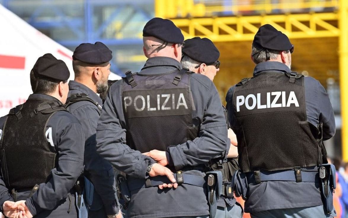 Shtatë milionë euro te Hamasi nga celulat italiane, 9 të arrestuar Xhenova 