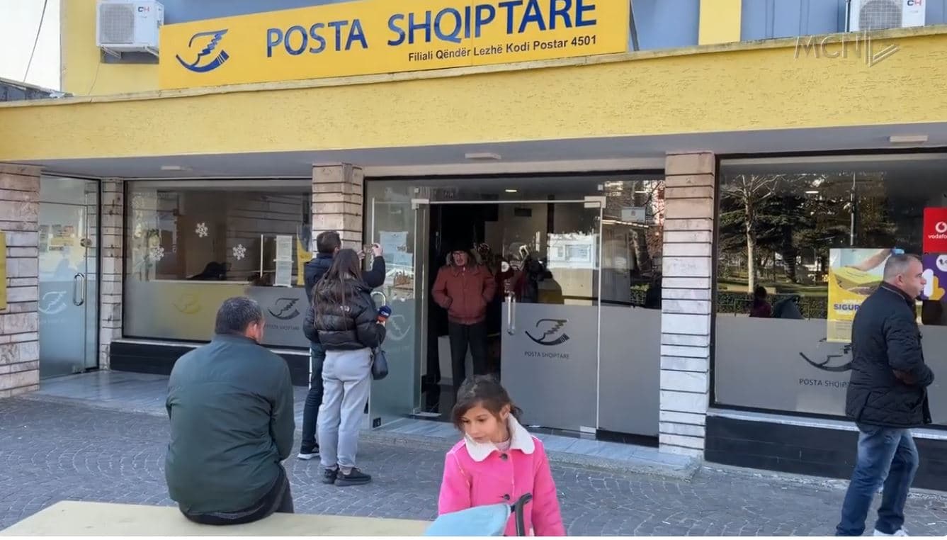 Ende pa marrë bonusin e fundvitit. Lezhë, personat me aftësi të kufizuar në protestë: S’na i japin!