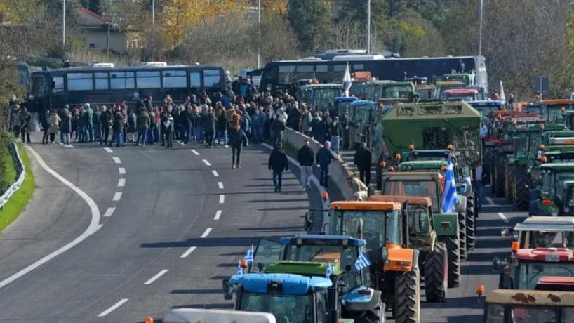 Protesta e fermerëve grekë, bllokohet për disa orë aksi rrugor Kakavijë-Janinë