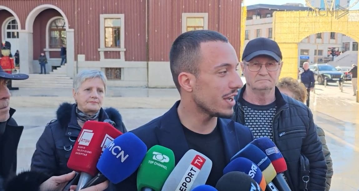 Dështon protesta “jo politike” në Durrës, të dëmtuarit nga tërmeti ende pa marrë çelësat e banesave (VIDEO)