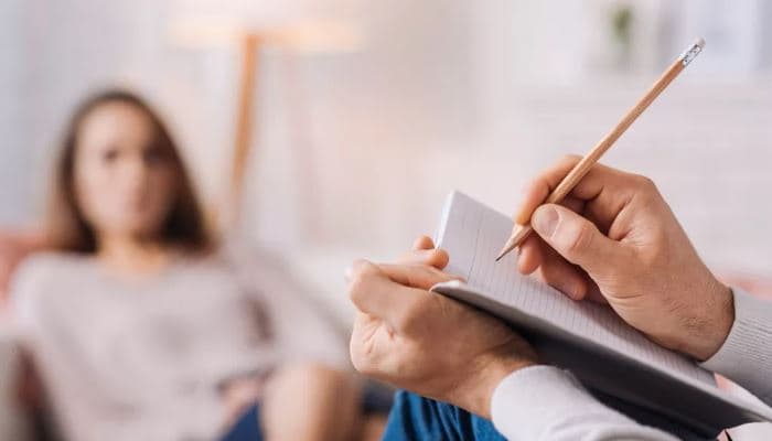 Studimi: Reduktimi gradual i antidepresivëve dhe terapia, mënyra më efektive për të ndaluar ilaçet