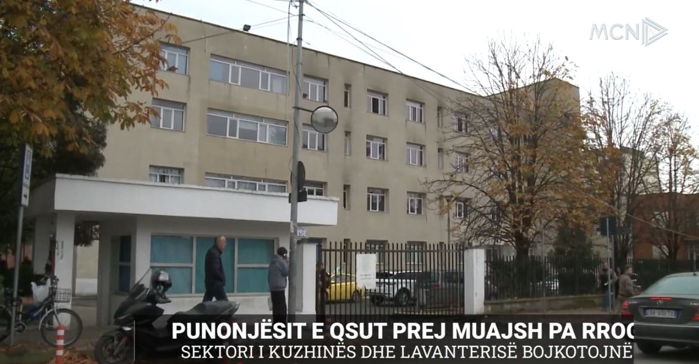 Punonjësit e QSUT prej muajsh pa rroga/ Sektori i kuzhinës dhe lavanterisë bojkotojnë punën (VIDEO)