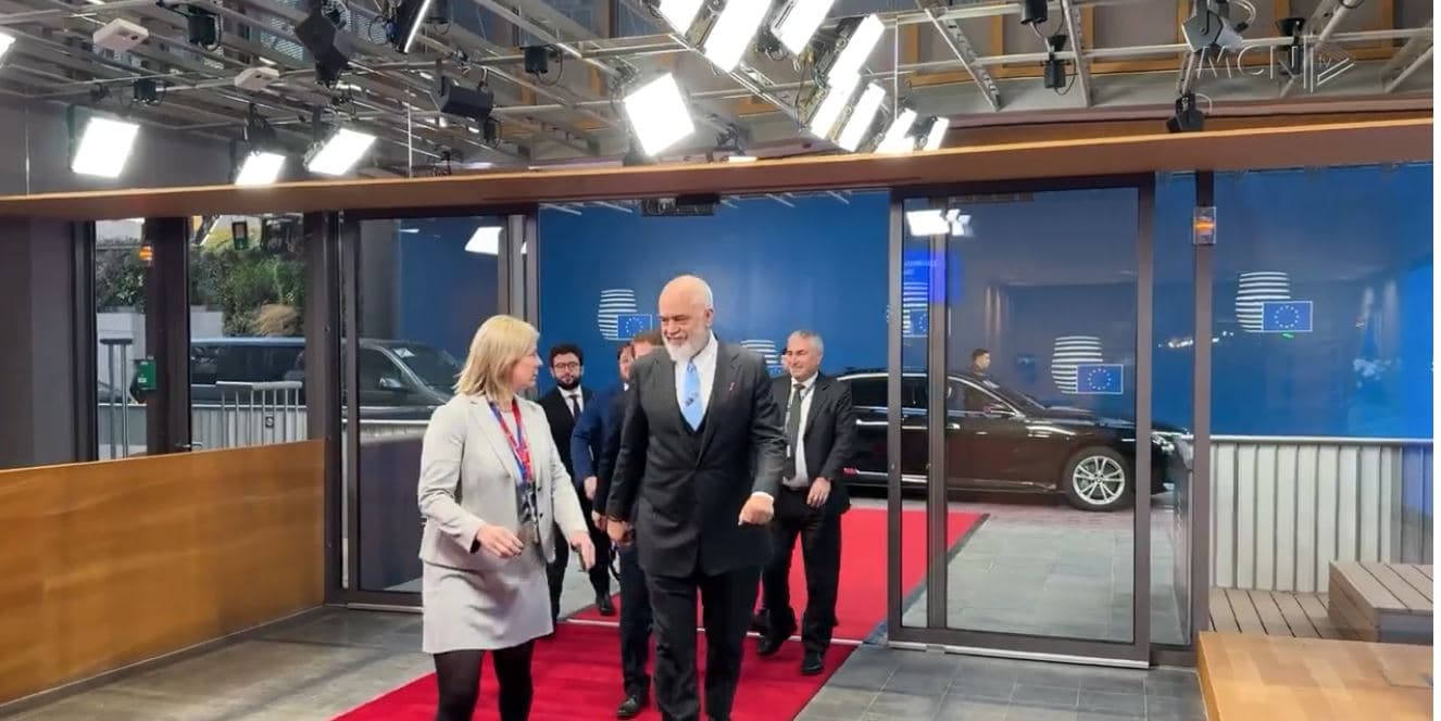 Korrupsioni "pezullon" negociatat. Rama: Në BE i luajnë marrëveshjeve!