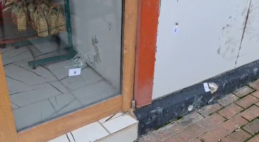 Qëlluan me armë drejt biznesit në Kukës, arrestohet babai, në kërkim djali