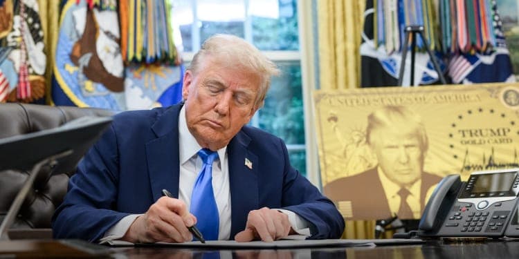 Trump pezullon lotarinë amerikane