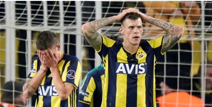 Kriza më e madhe në futbollin turk/ Mbi 1,000 lojtarë të pezulluar, dhjetëra arrestime dhe hetime për trukim