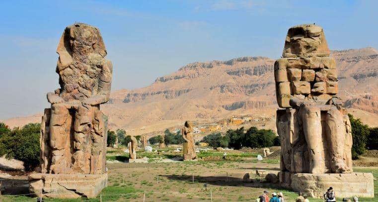 Egjipti përfundon restaurimin e statujave të mëdha “Colossi of Memnon”