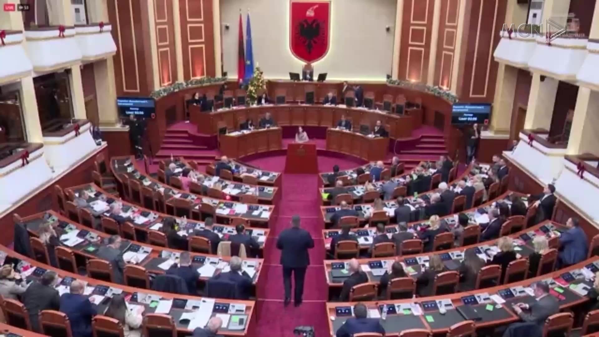 Paqja fiskale, zgjidhje për borxhet e vjetra / Selami Xhepa: Dobëson disiplinën tatimore (VIDEO)